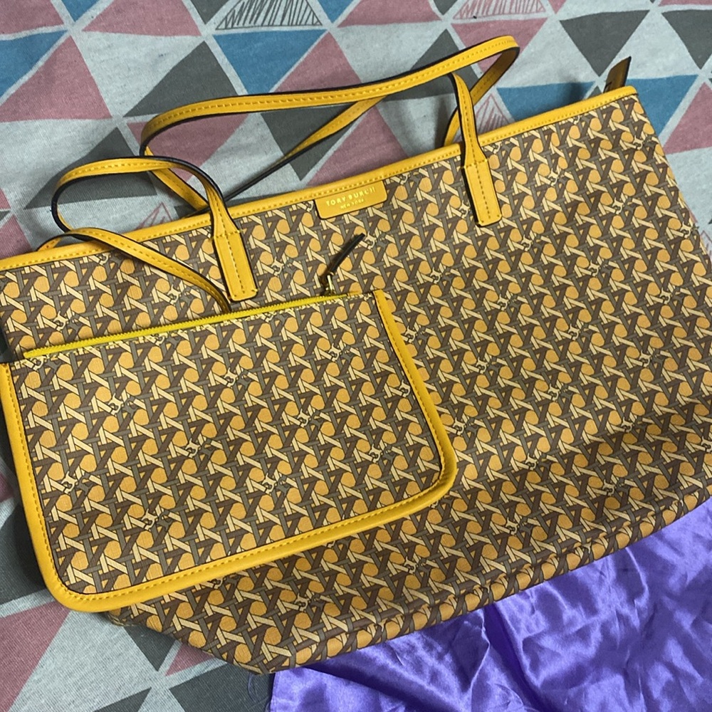 Tory Burch Ever Ready Basketweave Print Large Zipped Tote Sunset Glow With Pouch - Picture 9 of 9